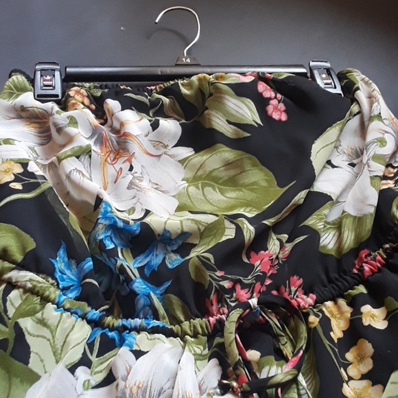 Beautiful Bobeau Dress - Picture 4 of 7